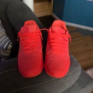 Air maxes size 11 good condition only wore once